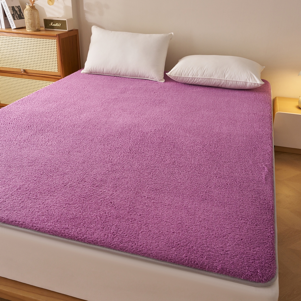 91家纺网 家纺一手货源 找家纺 伊赛家纺 2026新款羊羔绒床垫 紫色