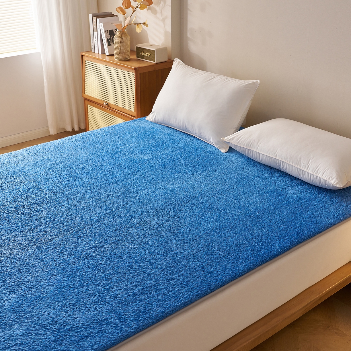 91家纺网 家纺一手货源 找家纺 伊赛家纺 2026新款羊羔绒床垫 深蓝