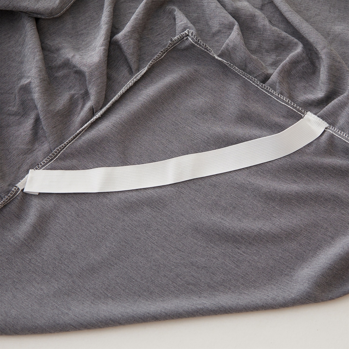 91家纺网 家纺一手货源 找家纺 伊赛家纺 2026新款竹纤维单品床裙系列 浅灰