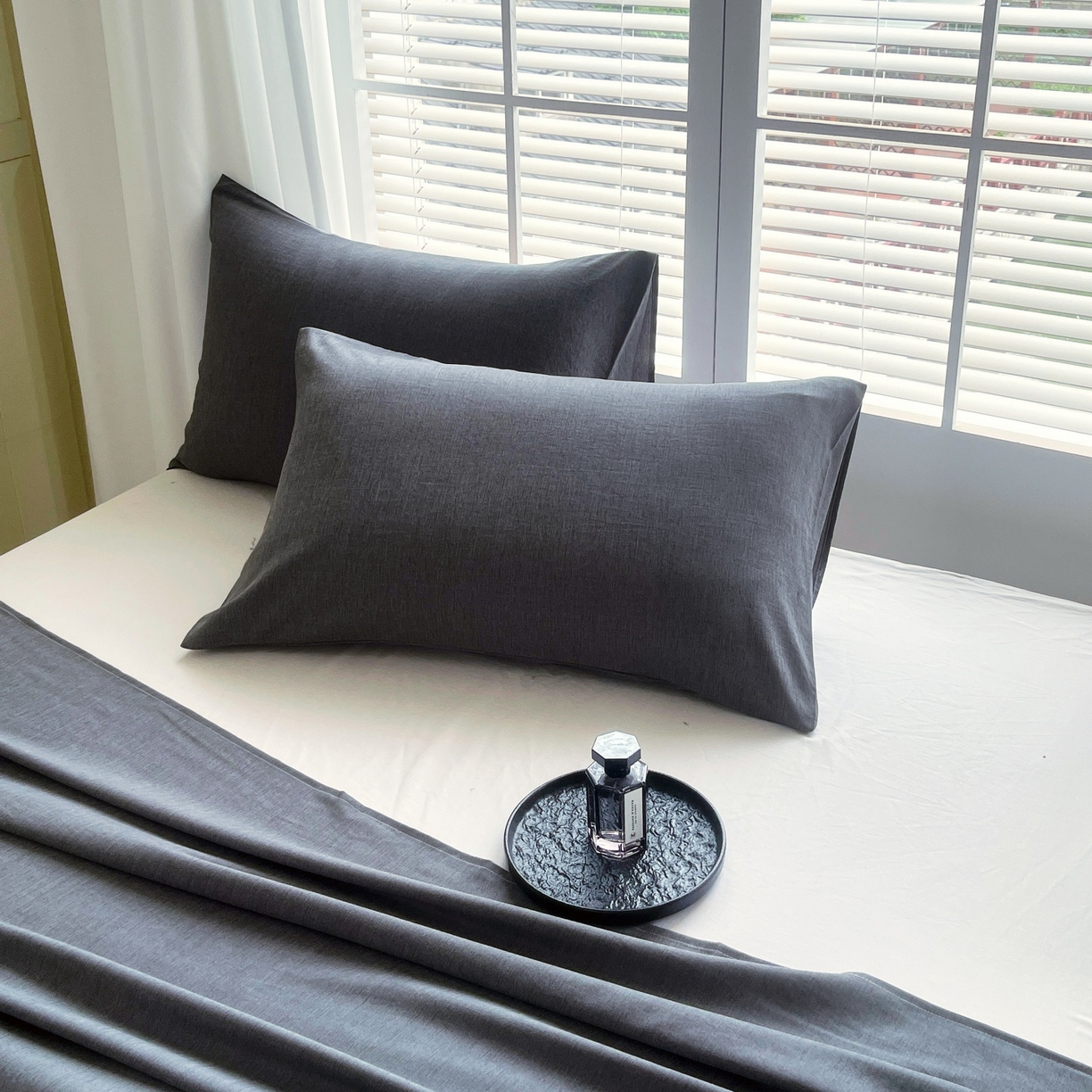 91家纺网 家纺一手货源 找家纺 伊赛家纺 2026新款竹纤维单品床单系列 浅灰