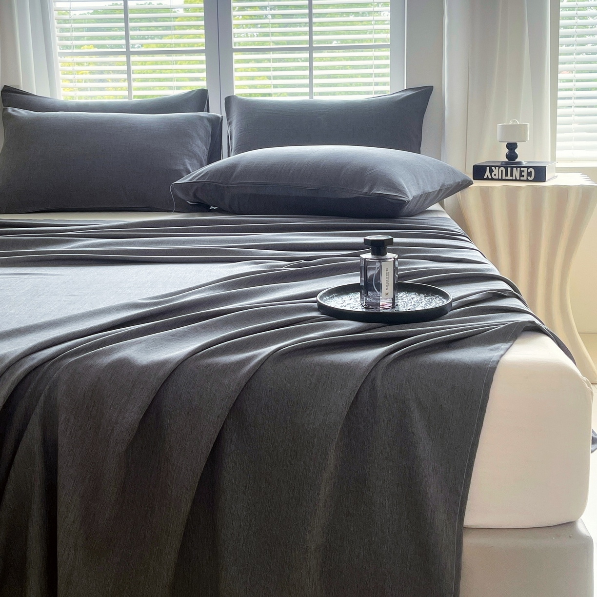 91家纺网 家纺一手货源 找家纺 伊赛家纺 2026新款竹纤维单品床单系列 浅灰