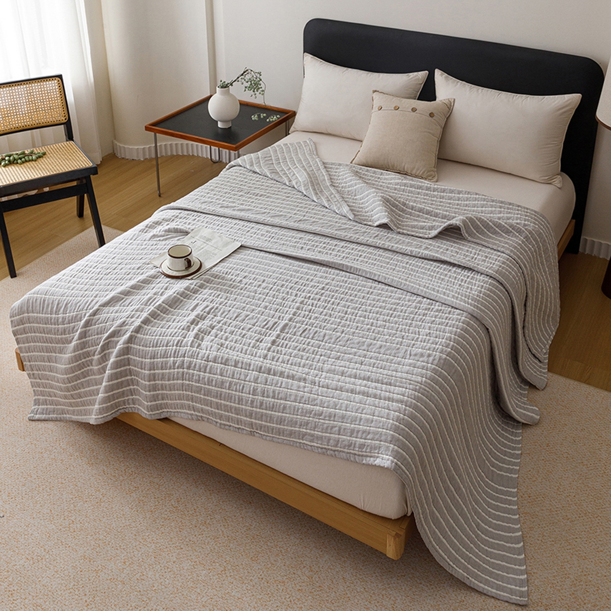 91家纺网 家纺一手货源 找家纺 悦然毛巾被 2026新款全棉外贸条纹格子纱布盖毯 初语灰