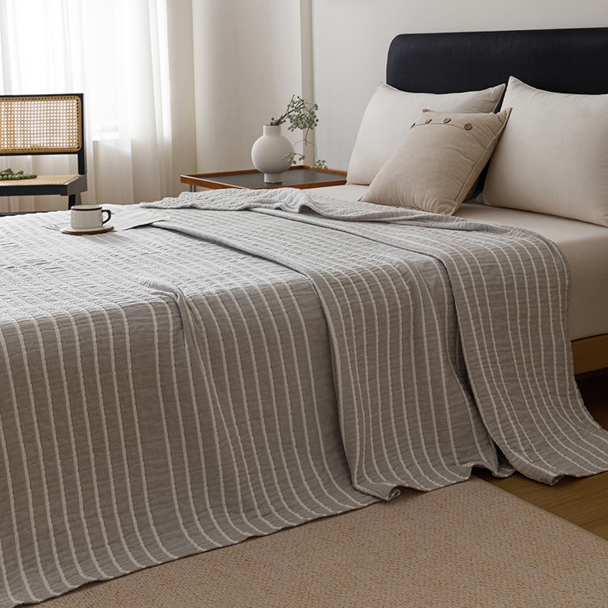 91家纺网 家纺一手货源 找家纺 悦然毛巾被 2026新款全棉外贸条纹格子纱布盖毯 初语灰