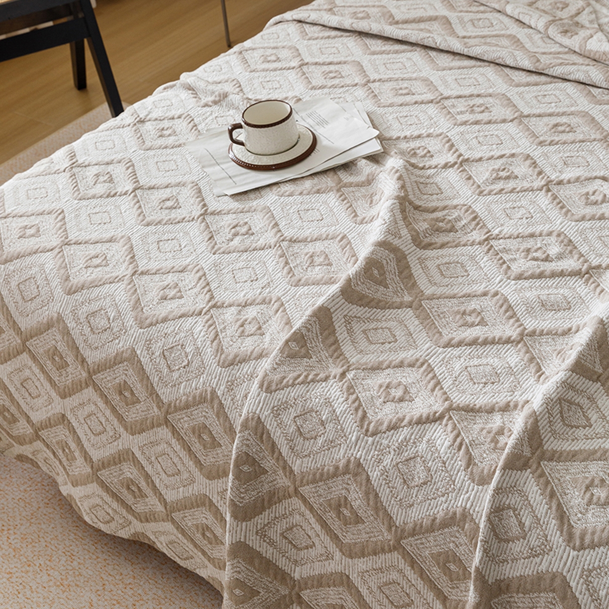 91家纺网 家纺一手货源 找家纺 悦然毛巾被 2026新款全棉外贸条纹格子纱布盖毯 极简棕