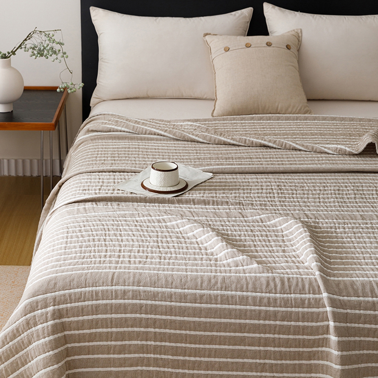 91家纺网 家纺一手货源 找家纺 悦然毛巾被 2026新款全棉外贸条纹格子纱布盖毯 初语棕