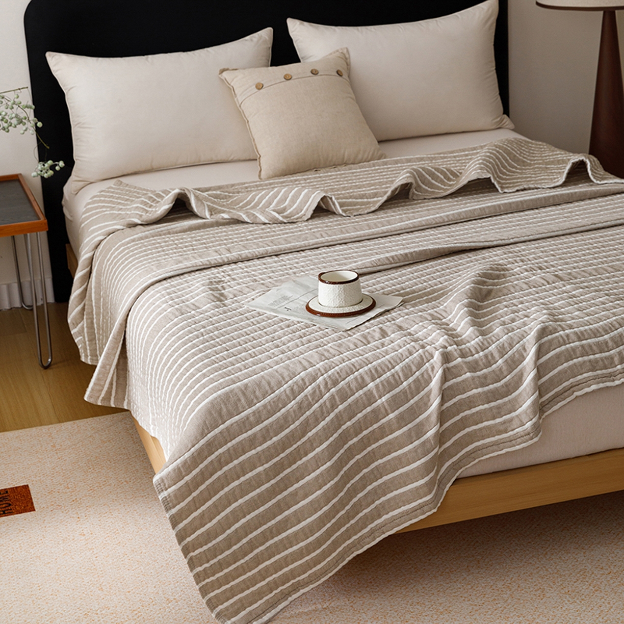 91家纺网 家纺一手货源 找家纺 悦然毛巾被 2026新款全棉外贸条纹格子纱布盖毯 初语棕