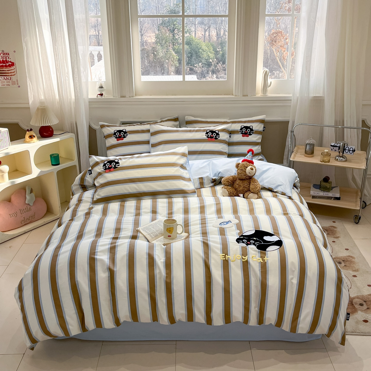 91家纺网 家纺一手货源 找家纺 乐美家纺 2026春夏新款软萌全棉纯棉贴布绣系列四件套 复古英伦黑猫