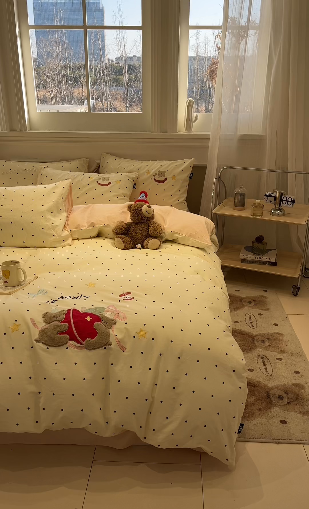 91家纺网 家纺一手货源 找家纺 乐美家纺 2026春夏新款软萌全棉纯棉贴布绣系列四件套 苹果小熊