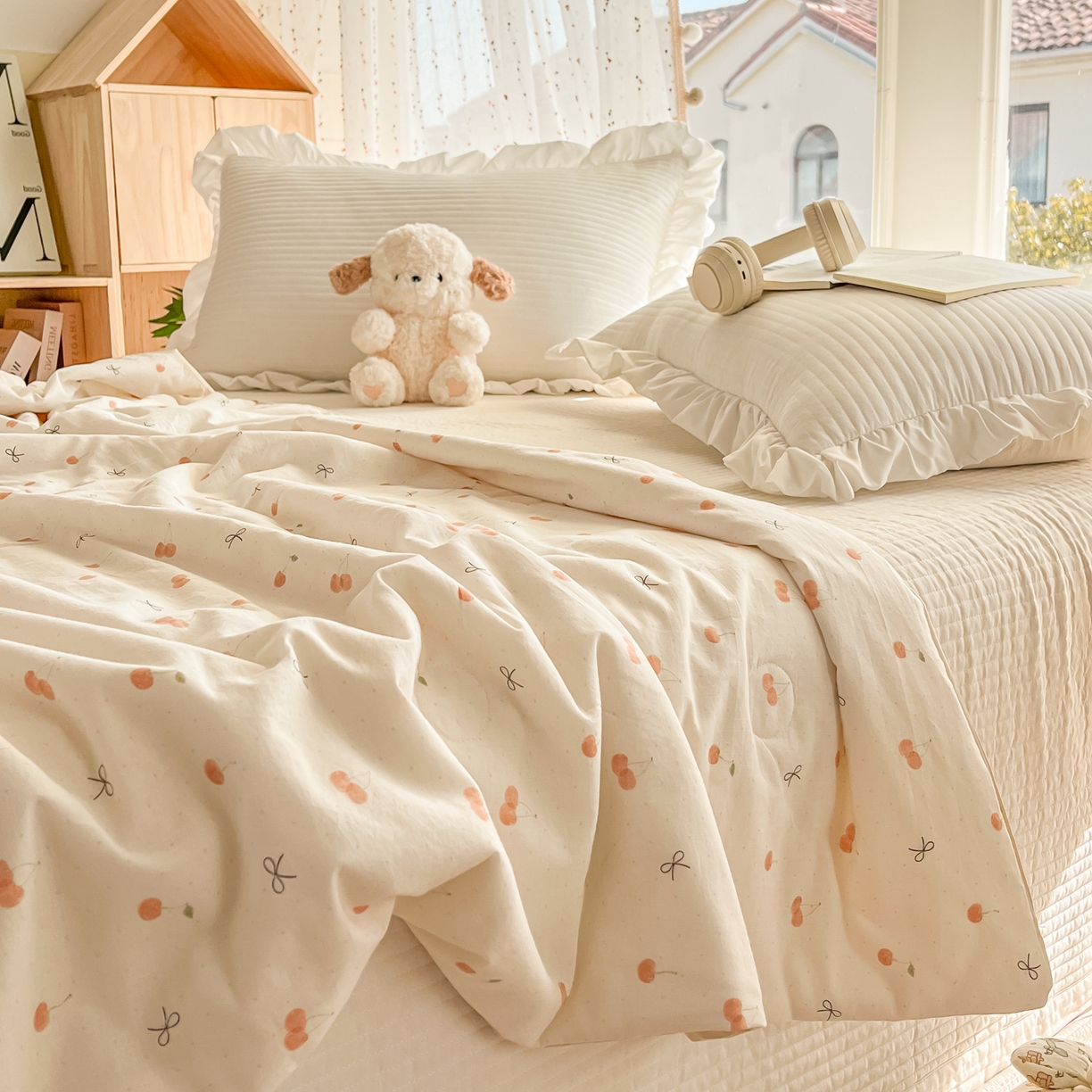 91家纺网 家纺一手货源 找家纺 有货 2026新款全棉棉麻提花印花夏被春秋被被子被-格格花屿系列 蜜杏樱桃