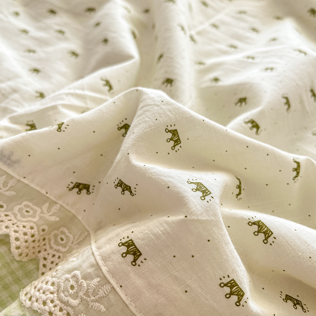 91家纺网 家纺一手货源 找家纺 有货 2026新款全棉棉麻提花印花夏被春秋被被子被-格格花屿系列 青柠木马