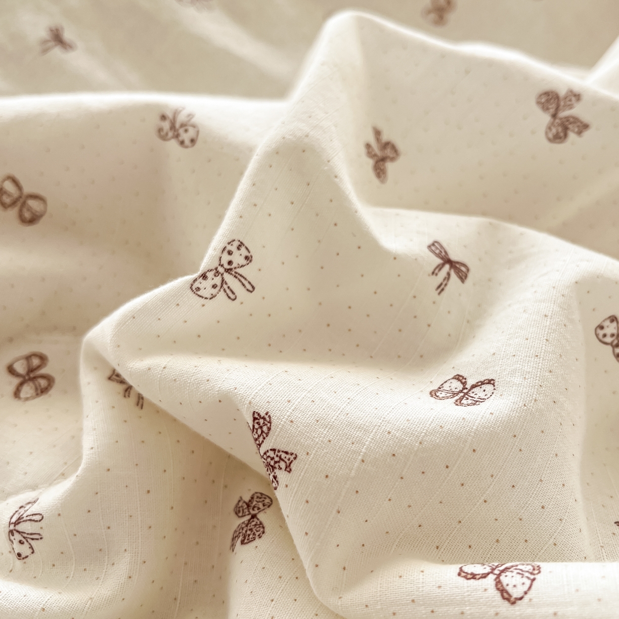 91家纺网 家纺一手货源 找家纺 有货 2026新款全棉棉麻提花印花夏被春秋被被子被-格格花屿系列 奶白蝴蝶