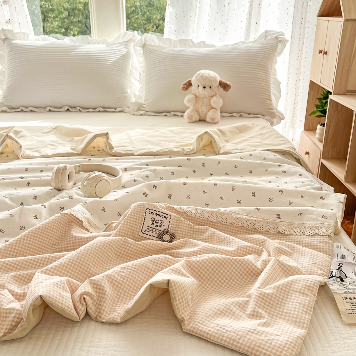 91家纺网 家纺一手货源 找家纺 有货 2026新款全棉棉麻提花印花夏被春秋被被子被-格格花屿系列 奶白蝴蝶