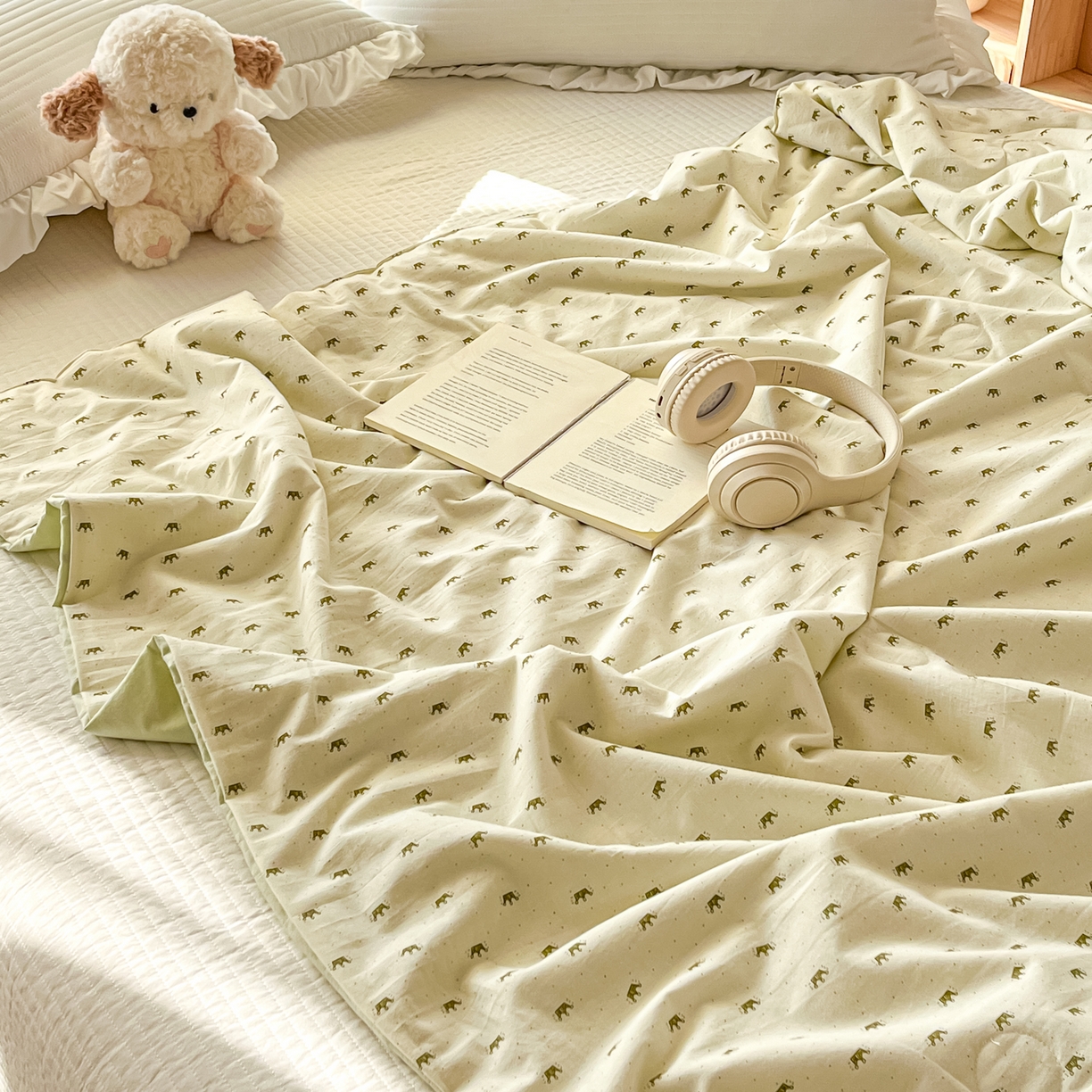 91家纺网 家纺一手货源 找家纺 有货 2026新款全棉棉麻提花印花夏被春秋被被子被-格格花屿系列 青柠木马