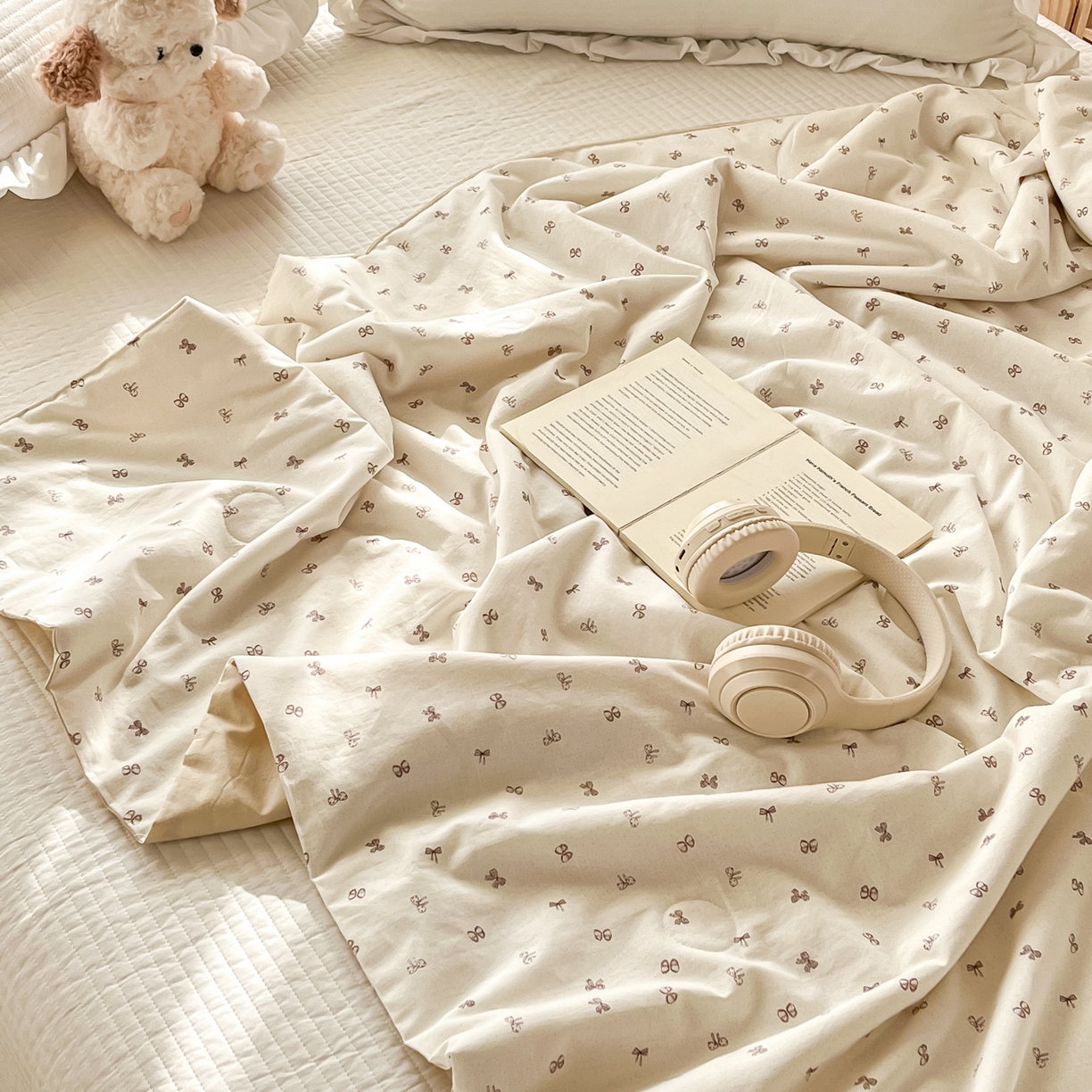 91家纺网 家纺一手货源 找家纺 有货 2026新款全棉棉麻提花印花夏被春秋被被子被-格格花屿系列 奶白蝴蝶