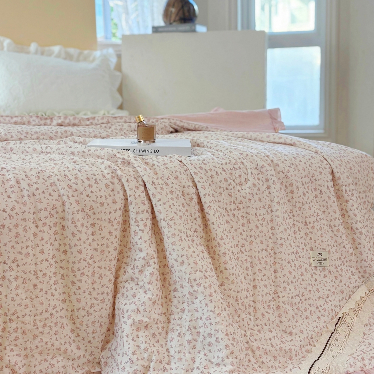 91家纺网 家纺一手货源 找家纺 有货 2026春夏新款全棉双层纱被子被芯-南法假日系列 粉蔷薇