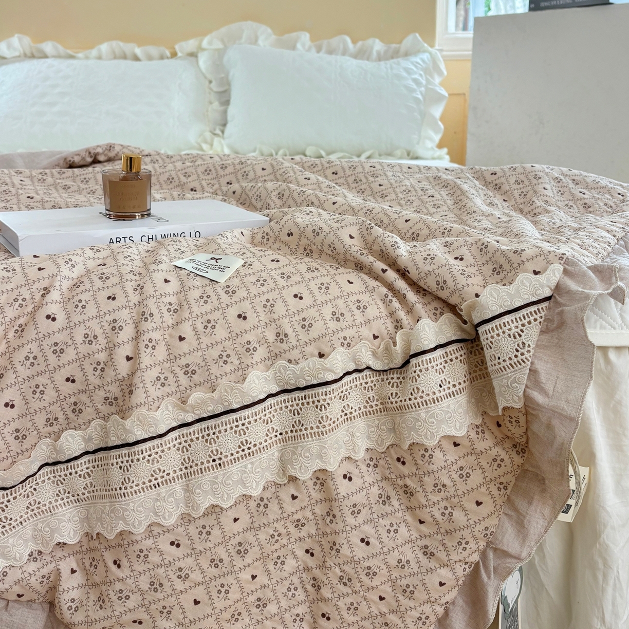 91家纺网 家纺一手货源 找家纺 有货 2026春夏新款全棉双层纱被子被芯-南法假日系列 桃心曲