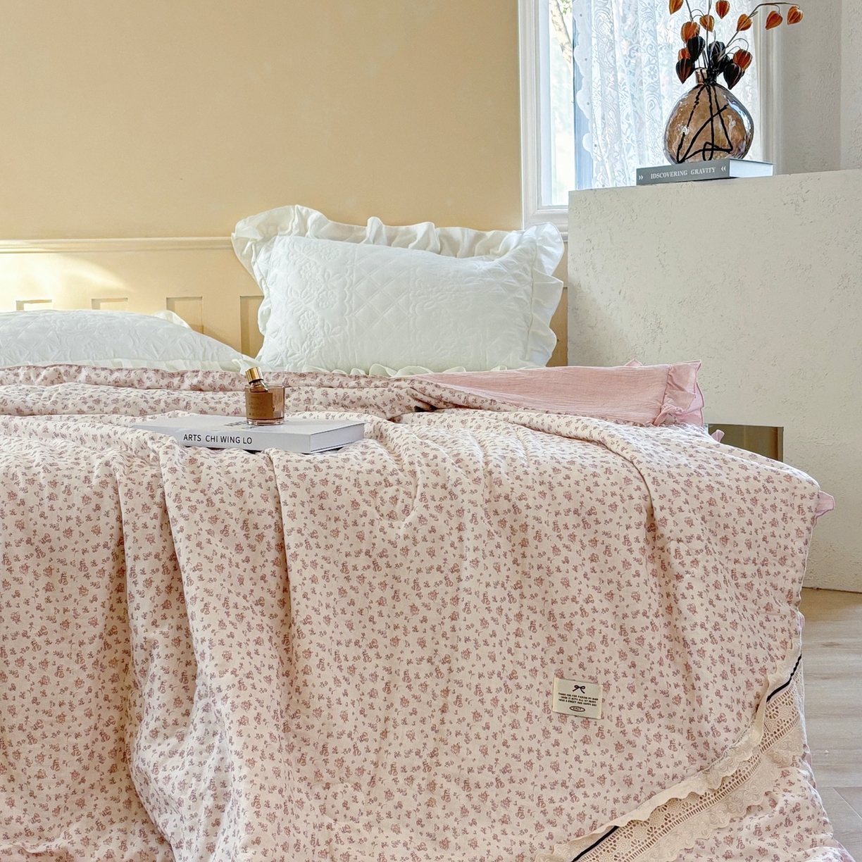 91家纺网 家纺一手货源 找家纺 有货 2026春夏新款全棉双层纱被子被芯-南法假日系列 粉蔷薇