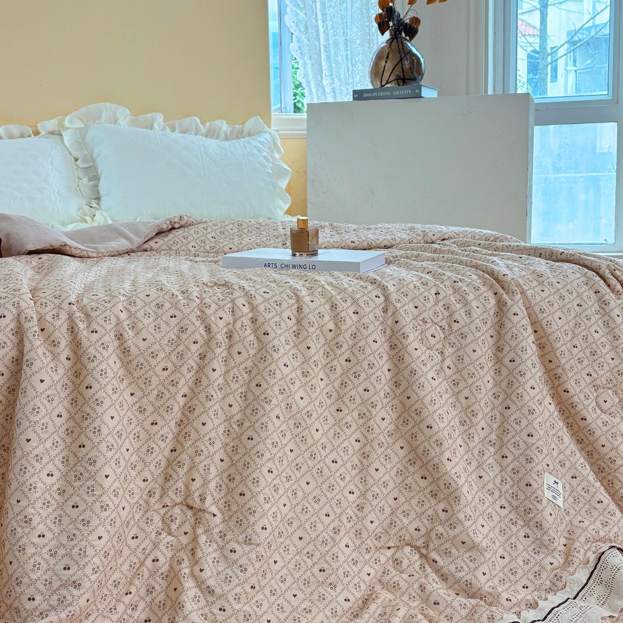 91家纺网 家纺一手货源 找家纺 有货 2026春夏新款全棉双层纱被子被芯-南法假日系列 桃心曲