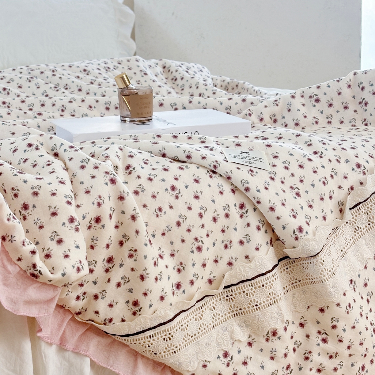 91家纺网 家纺一手货源 找家纺 有货 2026春夏新款全棉双层纱被子被芯-南法假日系列 紫鸢笺