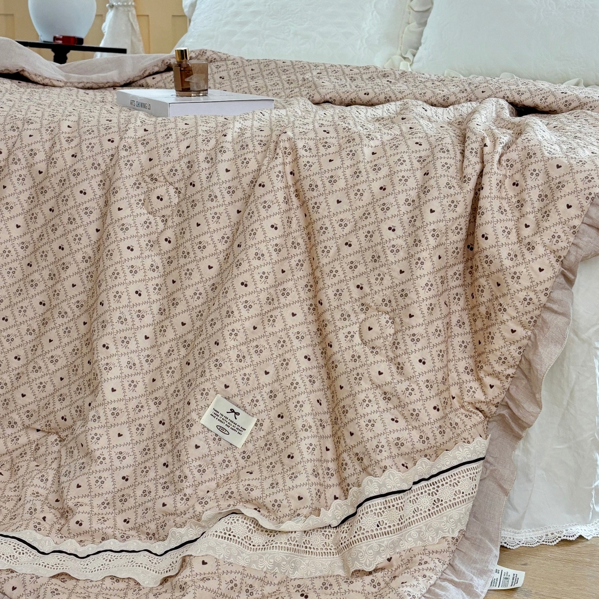 91家纺网 家纺一手货源 找家纺 有货 2026春夏新款全棉双层纱被子被芯-南法假日系列 桃心曲