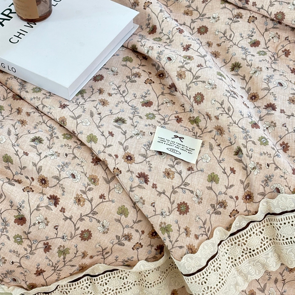 91家纺网 家纺一手货源 找家纺 有货 2026春夏新款全棉双层纱被子被芯-南法假日系列 焦糖莓