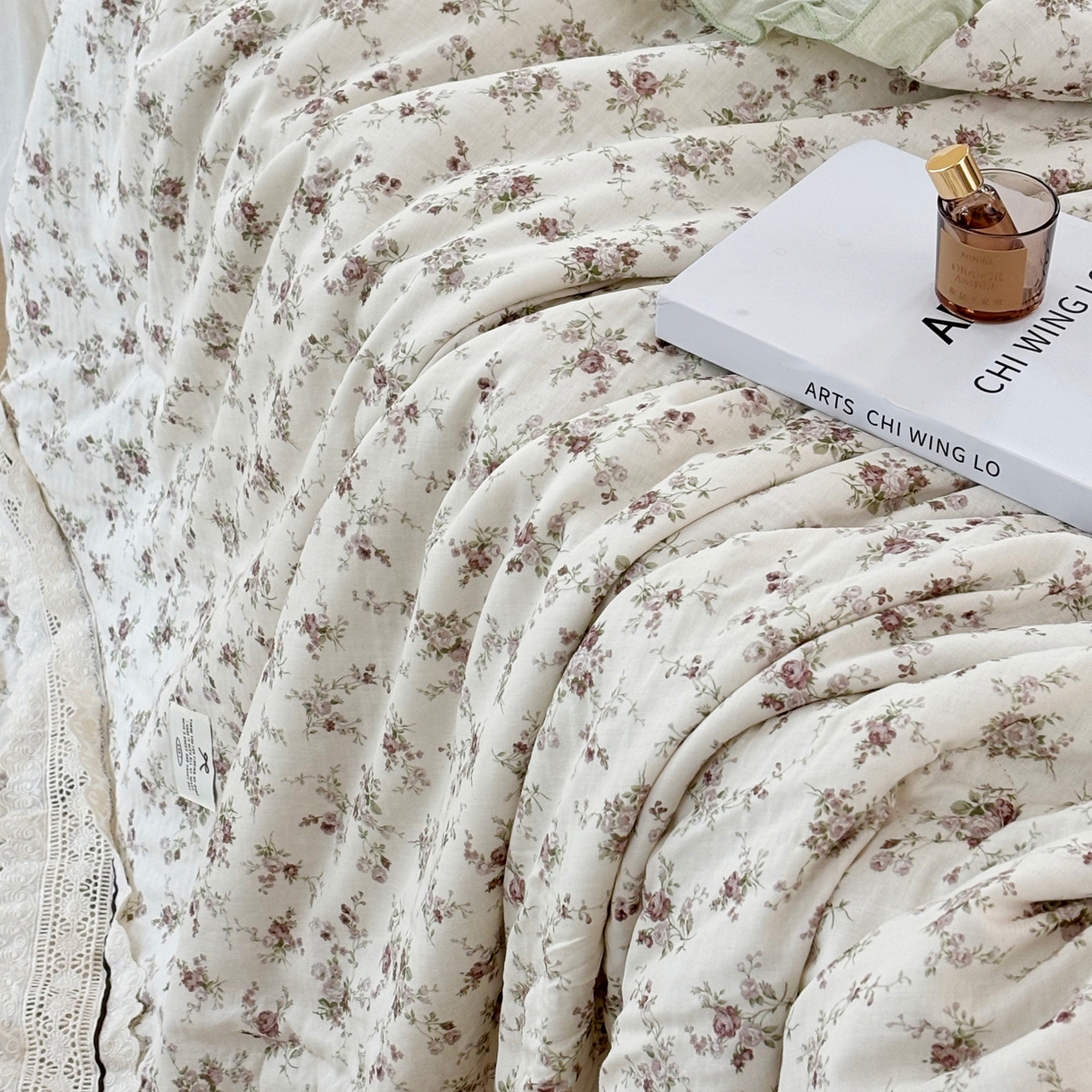 91家纺网 家纺一手货源 找家纺 有货 2026春夏新款全棉双层纱被子被芯-南法假日系列 淡玫园