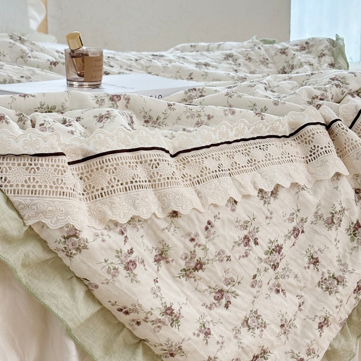 91家纺网 家纺一手货源 找家纺 有货 2026春夏新款全棉双层纱被子被芯-南法假日系列 淡玫园