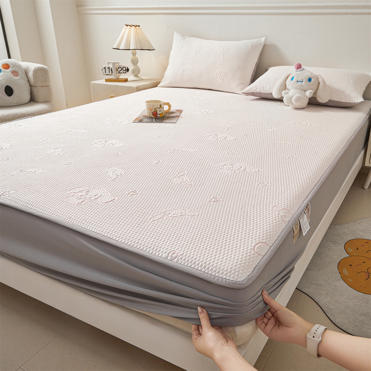 91家纺网 家纺一手货源 找家纺 恒爱家纺 2026新款冰豆豆冰丝床笠凉席席子凉席 大耳狗-粉色