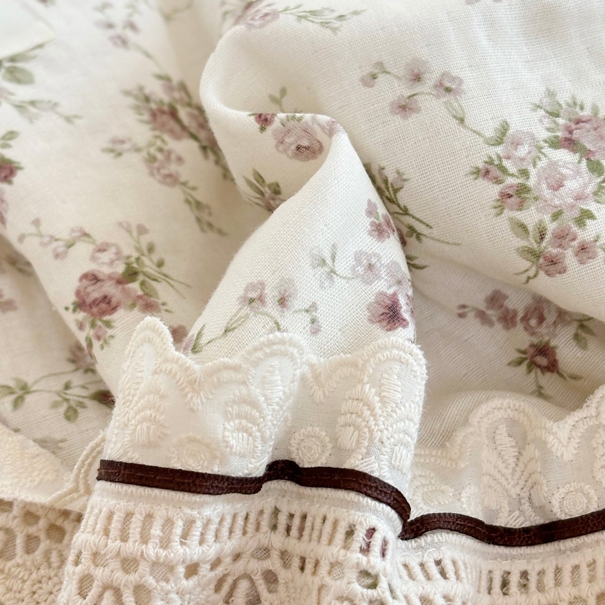 91家纺网 家纺一手货源 找家纺 有货 2026春夏新款全棉双层纱被子被芯-南法假日系列 淡玫园