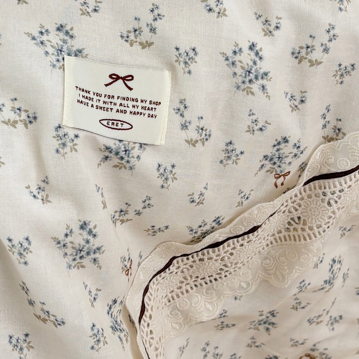 91家纺网 家纺一手货源 找家纺 有货 2026春夏新款全棉双层纱被子被芯-南法假日系列 雾蓝菊