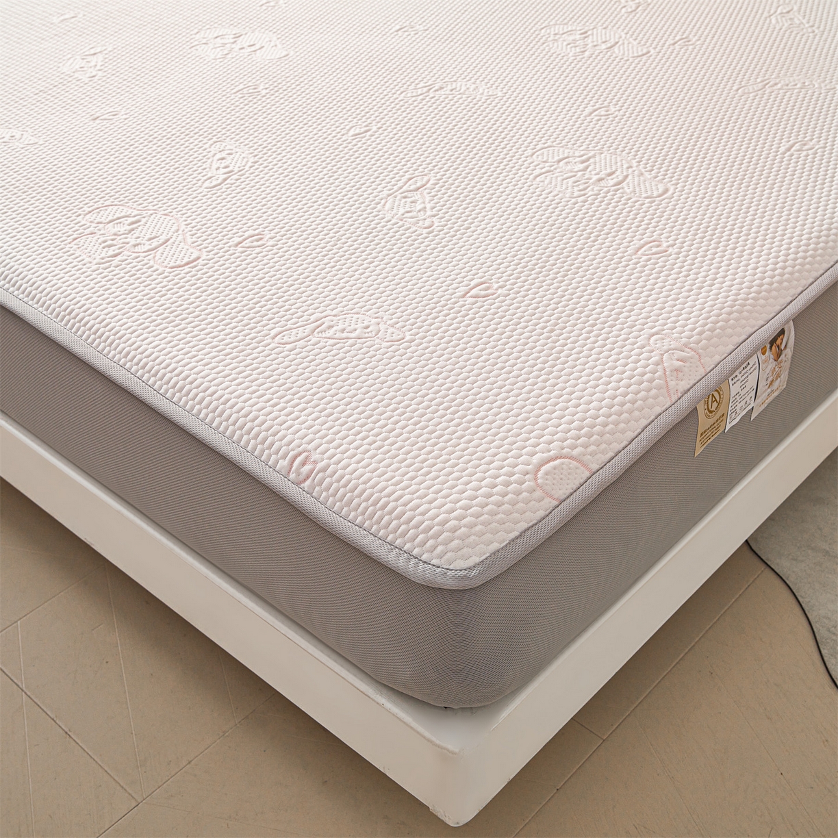 91家纺网 家纺一手货源 找家纺 恒爱家纺 2026新款冰豆豆冰丝床笠凉席席子凉席 大耳狗-粉色