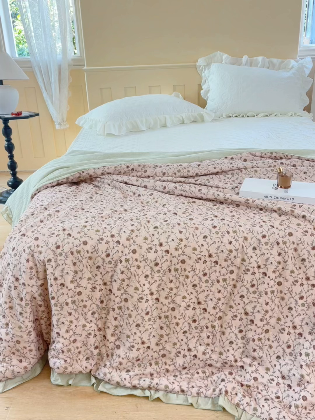 91家纺网 家纺一手货源 找家纺 有货 2026春夏新款全棉双层纱被子被芯-南法假日系列 焦糖莓