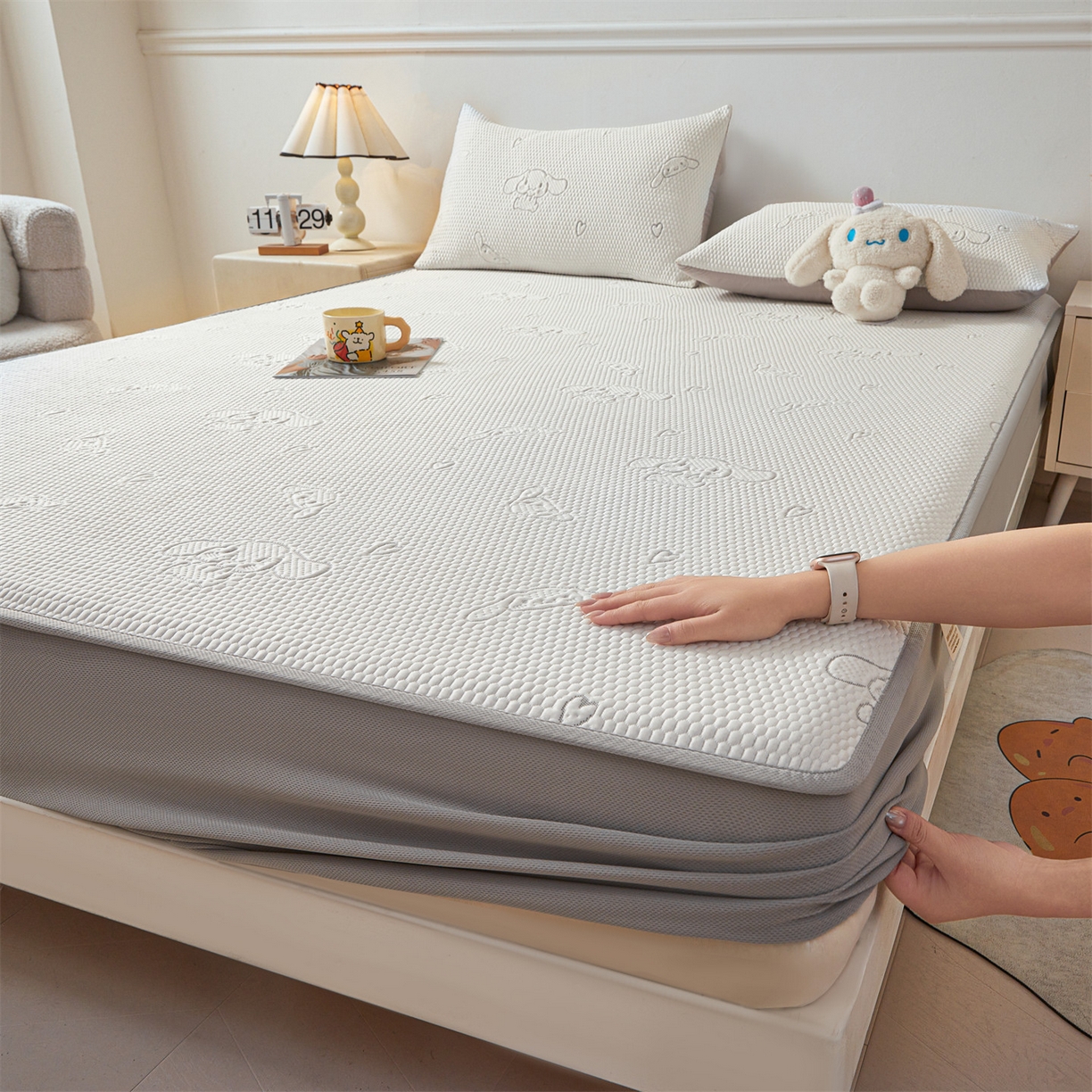 91家纺网 家纺一手货源 找家纺 恒爱家纺 2026新款冰豆豆冰丝床笠凉席席子凉席 大耳狗-浅灰