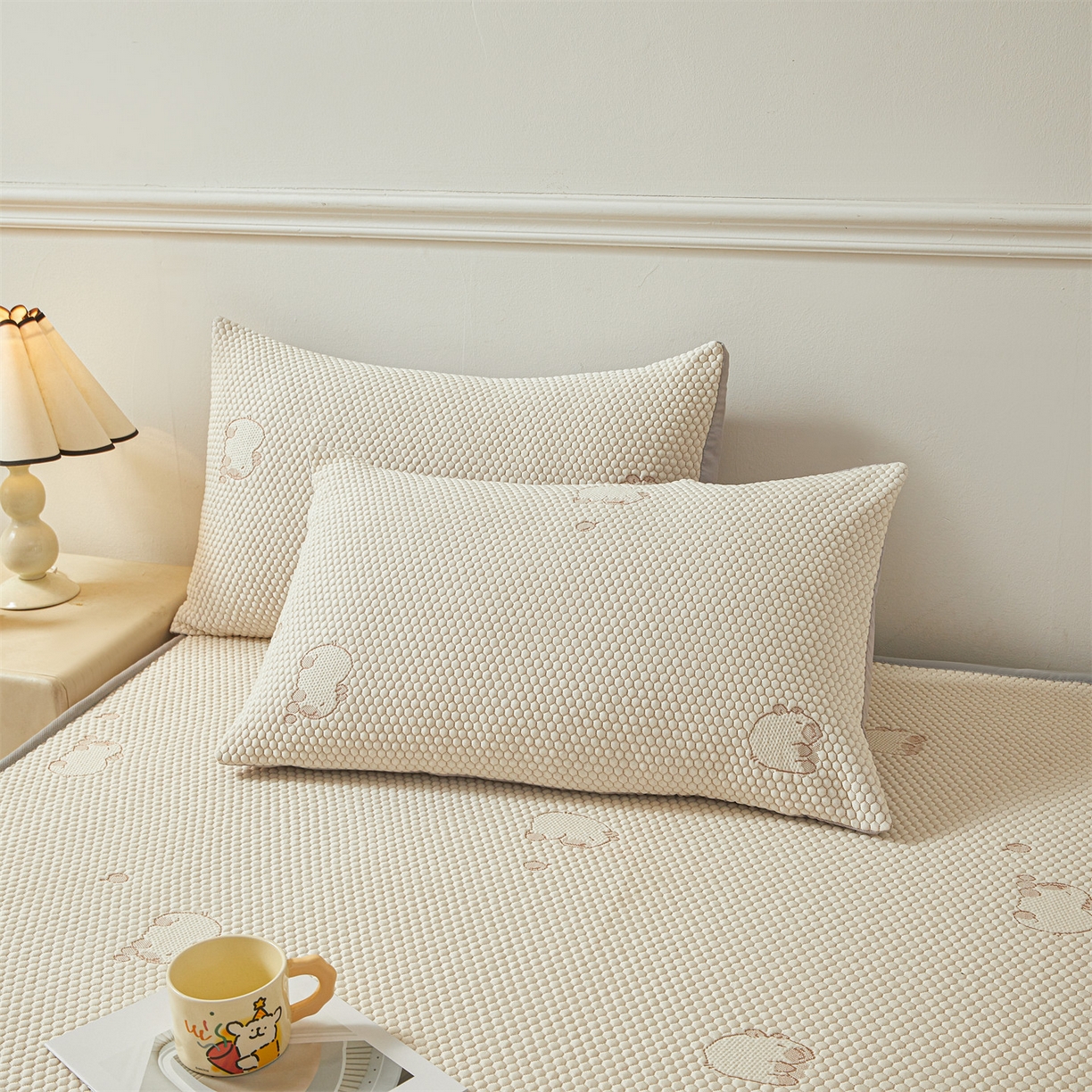 91家纺网 家纺一手货源 找家纺 恒爱家纺 2026新款冰豆豆冰丝床笠凉席席子凉席 卡皮巴拉-豆沙