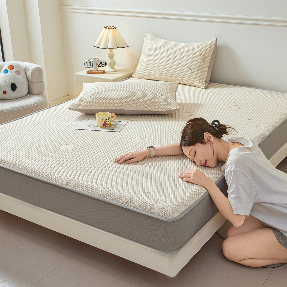 91家纺网 家纺一手货源 找家纺 恒爱家纺 2026新款冰豆豆冰丝床笠凉席席子凉席 卡皮巴拉-豆沙