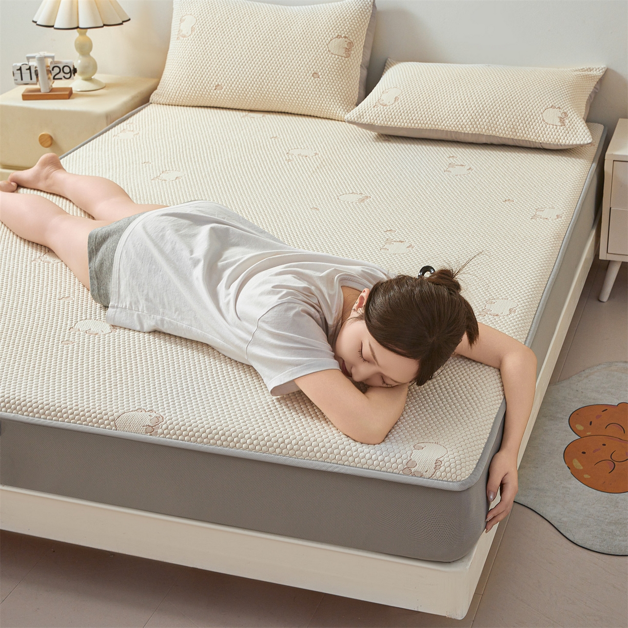 91家纺网 家纺一手货源 找家纺 恒爱家纺 2026新款冰豆豆冰丝床笠凉席席子凉席 卡皮巴拉-豆沙