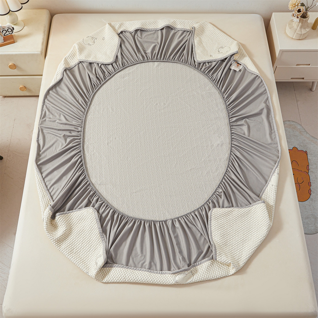 91家纺网 家纺一手货源 找家纺 恒爱家纺 2026新款冰豆豆冰丝床笠凉席席子凉席 卡皮巴拉-豆沙