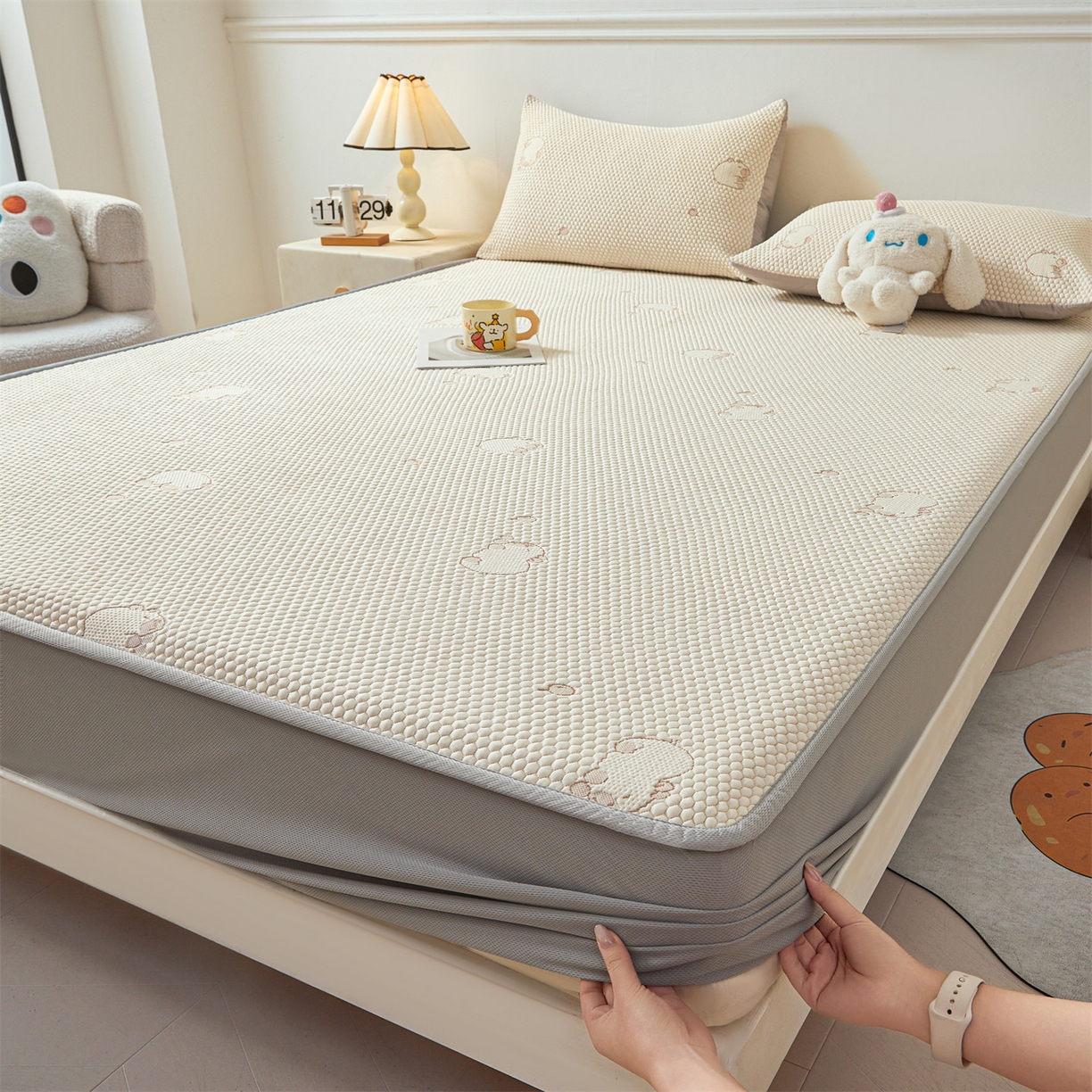 91家纺网 家纺一手货源 找家纺 恒爱家纺 2026新款冰豆豆冰丝床笠凉席席子凉席 卡皮巴拉-豆沙