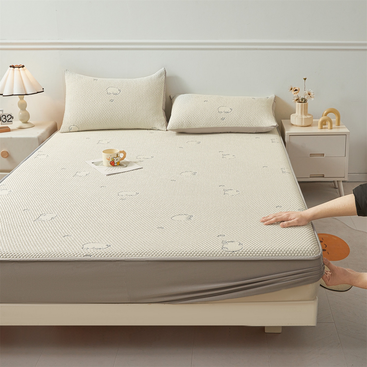 91家纺网 家纺一手货源 找家纺 恒爱家纺 2026新款冰豆豆冰丝床笠凉席席子凉席 卡皮巴拉-蓝