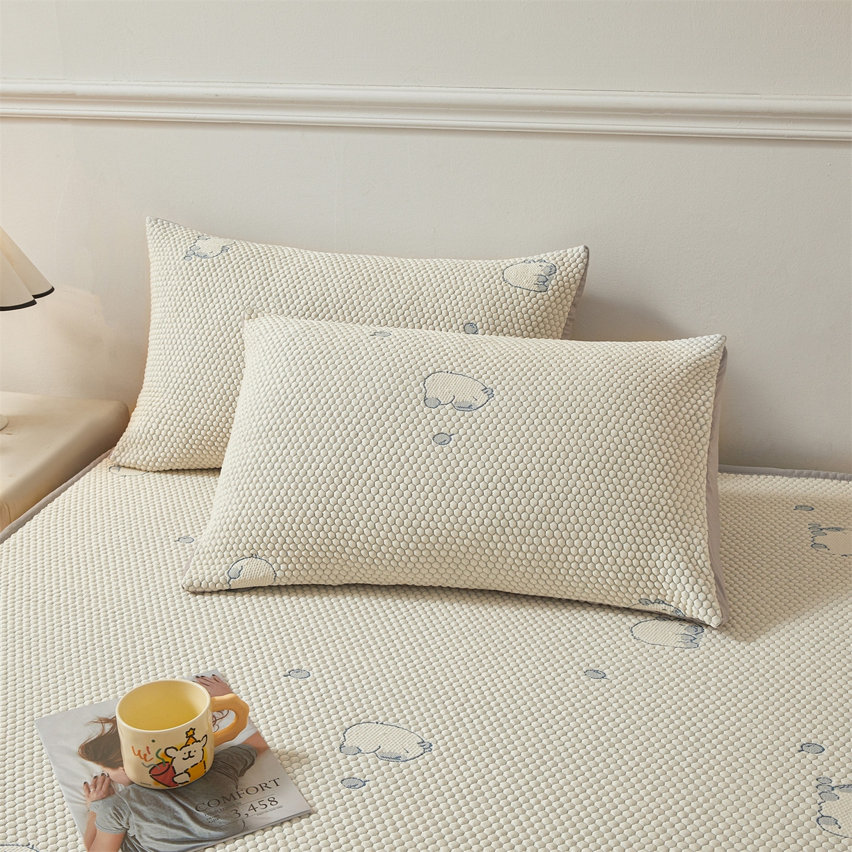 91家纺网 家纺一手货源 找家纺 恒爱家纺 2026新款冰豆豆冰丝床笠凉席席子凉席 卡皮巴拉-蓝