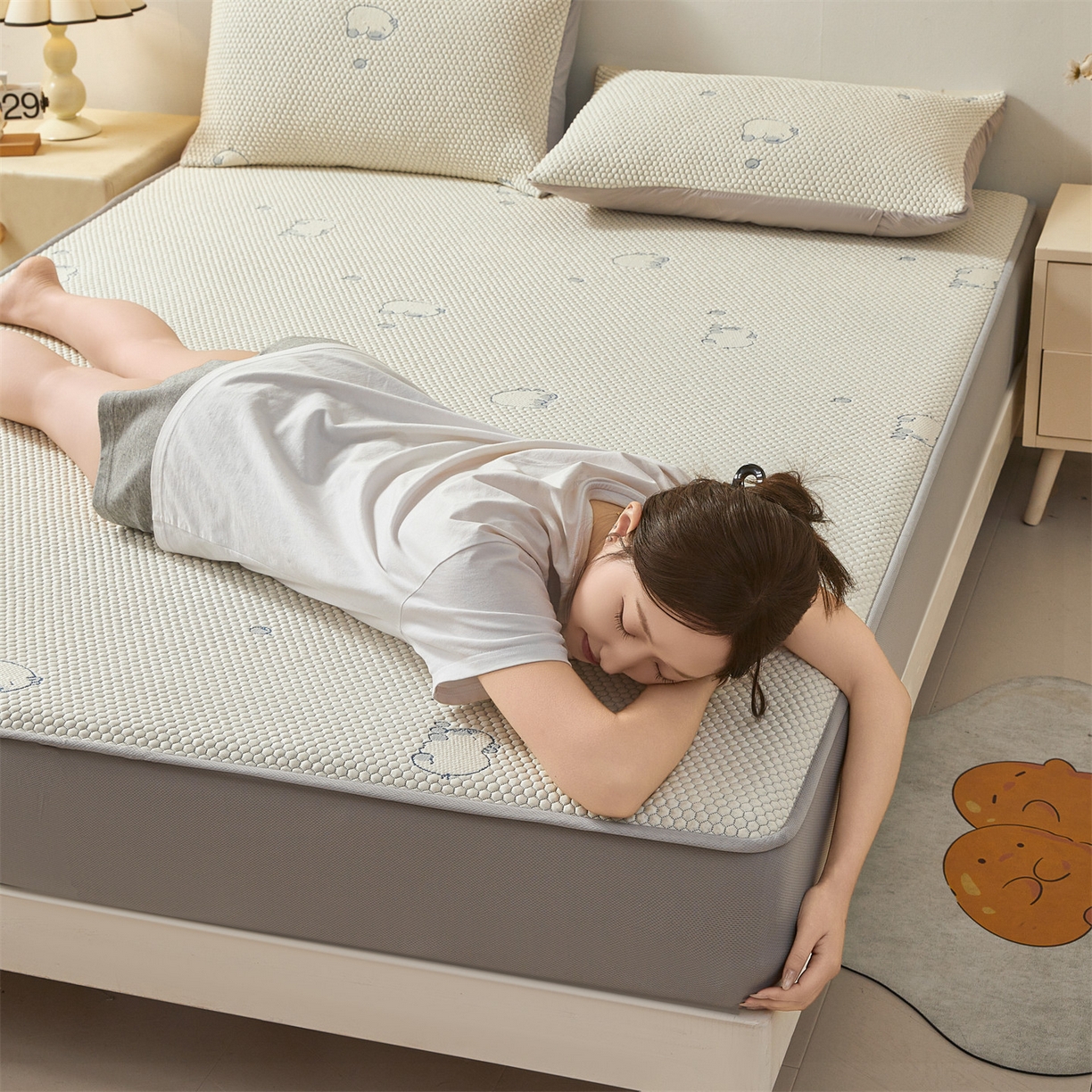 91家纺网 家纺一手货源 找家纺 恒爱家纺 2026新款冰豆豆冰丝床笠凉席席子凉席 卡皮巴拉-蓝