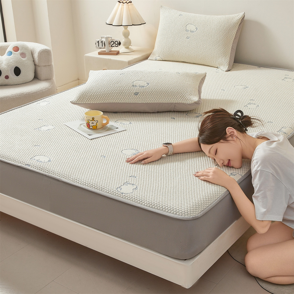 91家纺网 家纺一手货源 找家纺 恒爱家纺 2026新款冰豆豆冰丝床笠凉席席子凉席 卡皮巴拉-蓝