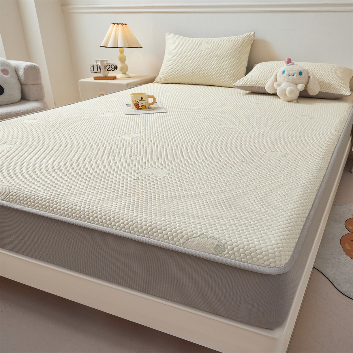 91家纺网 家纺一手货源 找家纺 恒爱家纺 2026新款冰豆豆冰丝床笠凉席席子凉席 卡皮巴拉-绿