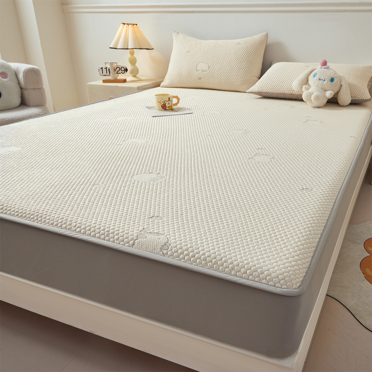 91家纺网 家纺一手货源 找家纺 恒爱家纺 2026新款冰豆豆冰丝床笠凉席席子凉席 卡皮巴拉-浅灰