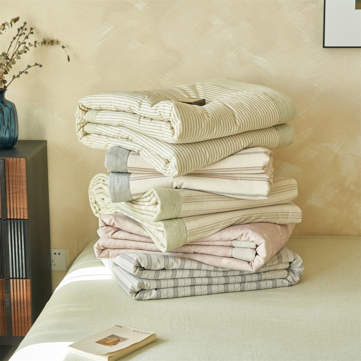 91家纺网 家纺一手货源 找家纺 恒爱家纺 2026春夏新款全棉棉麻夏被夏凉被空调被四件套系列 组合图仅供展示不可下单