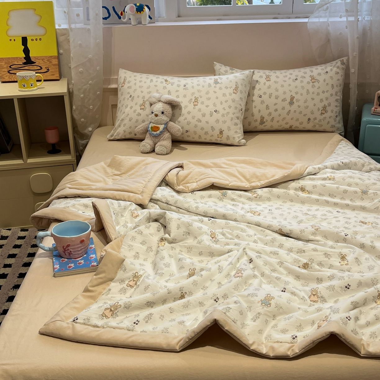 91家纺网 家纺一手货源 找家纺 一加一 2026新款云柔棉印花凉感冰蚕夏被夏凉被空调被四件套 告白兔