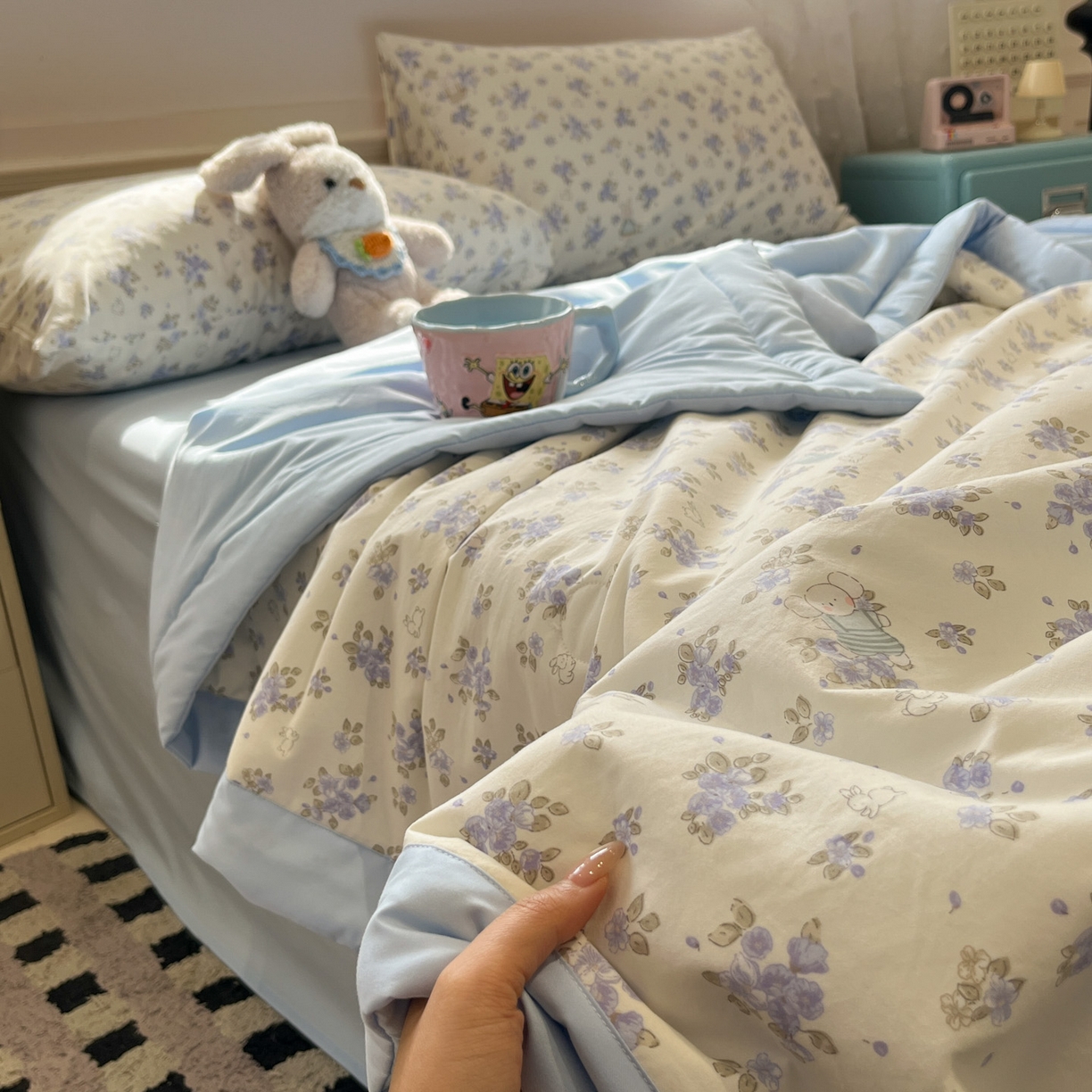 91家纺网 家纺一手货源 找家纺 一加一 2026新款云柔棉印花凉感冰蚕夏被夏凉被空调被四件套 花季