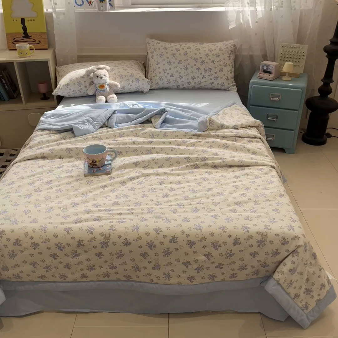 91家纺网 家纺一手货源 找家纺 一加一 2026新款云柔棉印花凉感冰蚕夏被夏凉被空调被四件套 花季