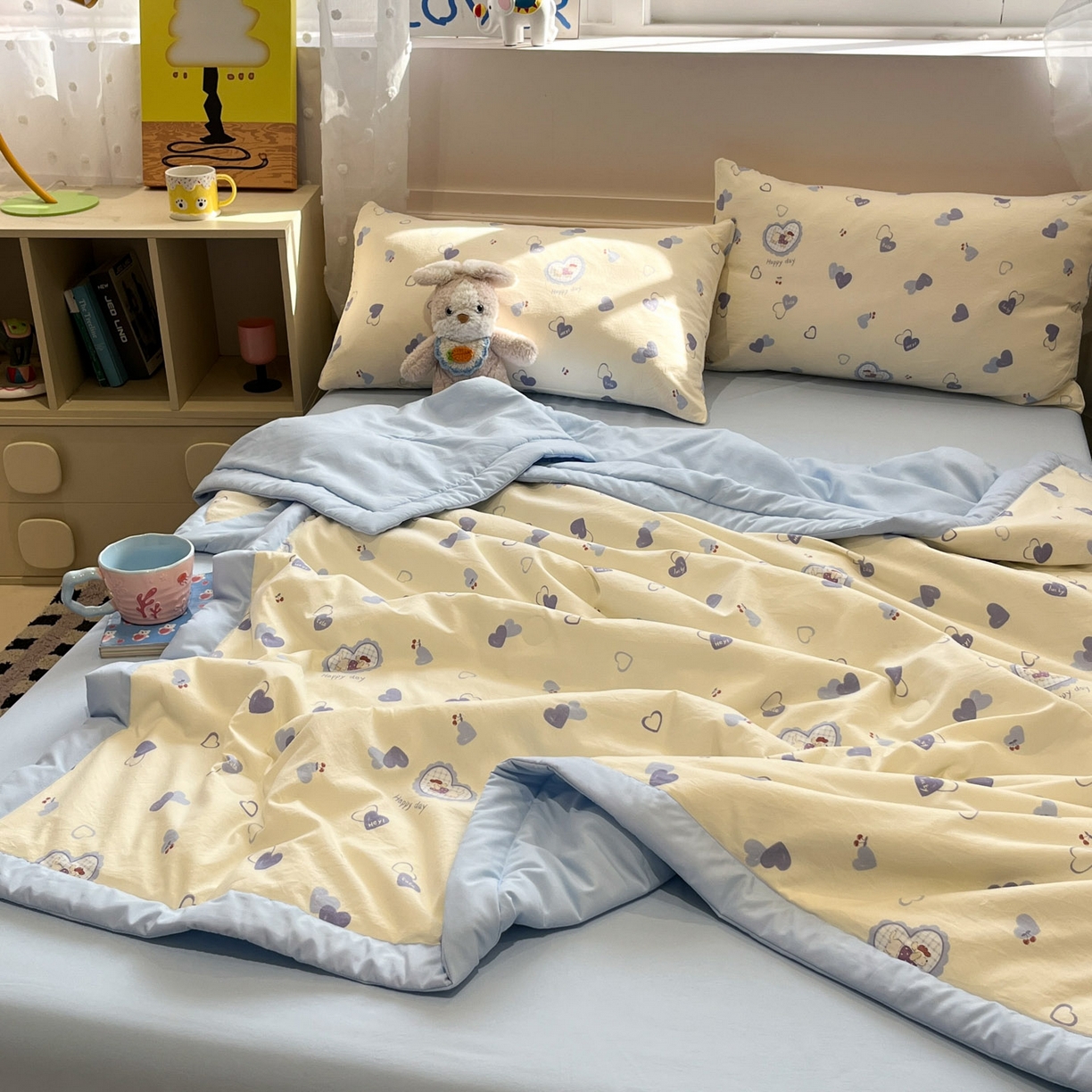 91家纺网 家纺一手货源 找家纺 一加一 2026新款云柔棉印花凉感冰蚕夏被夏凉被空调被四件套 奶油大耳狗