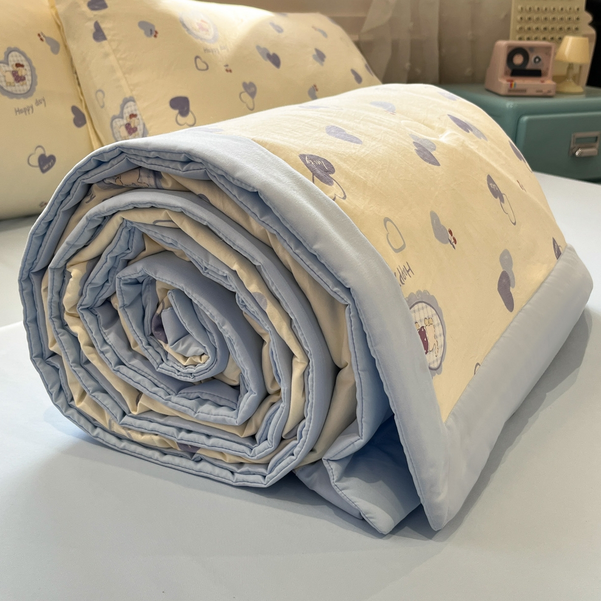 91家纺网 家纺一手货源 找家纺 一加一 2026新款云柔棉印花凉感冰蚕夏被夏凉被空调被四件套 奶油大耳狗